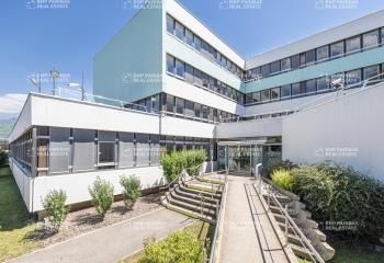 Location bureaux Saint-Martin-d'Hères - Proche services et stationnement