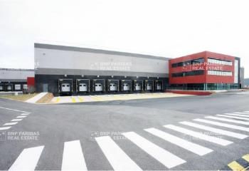 Messagerie à louer Les Arcs - Proximité A8 et RD555
