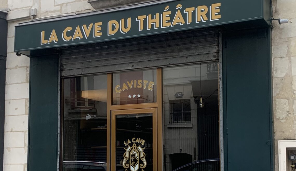 Arthur Loyd Tours la cave du théatre