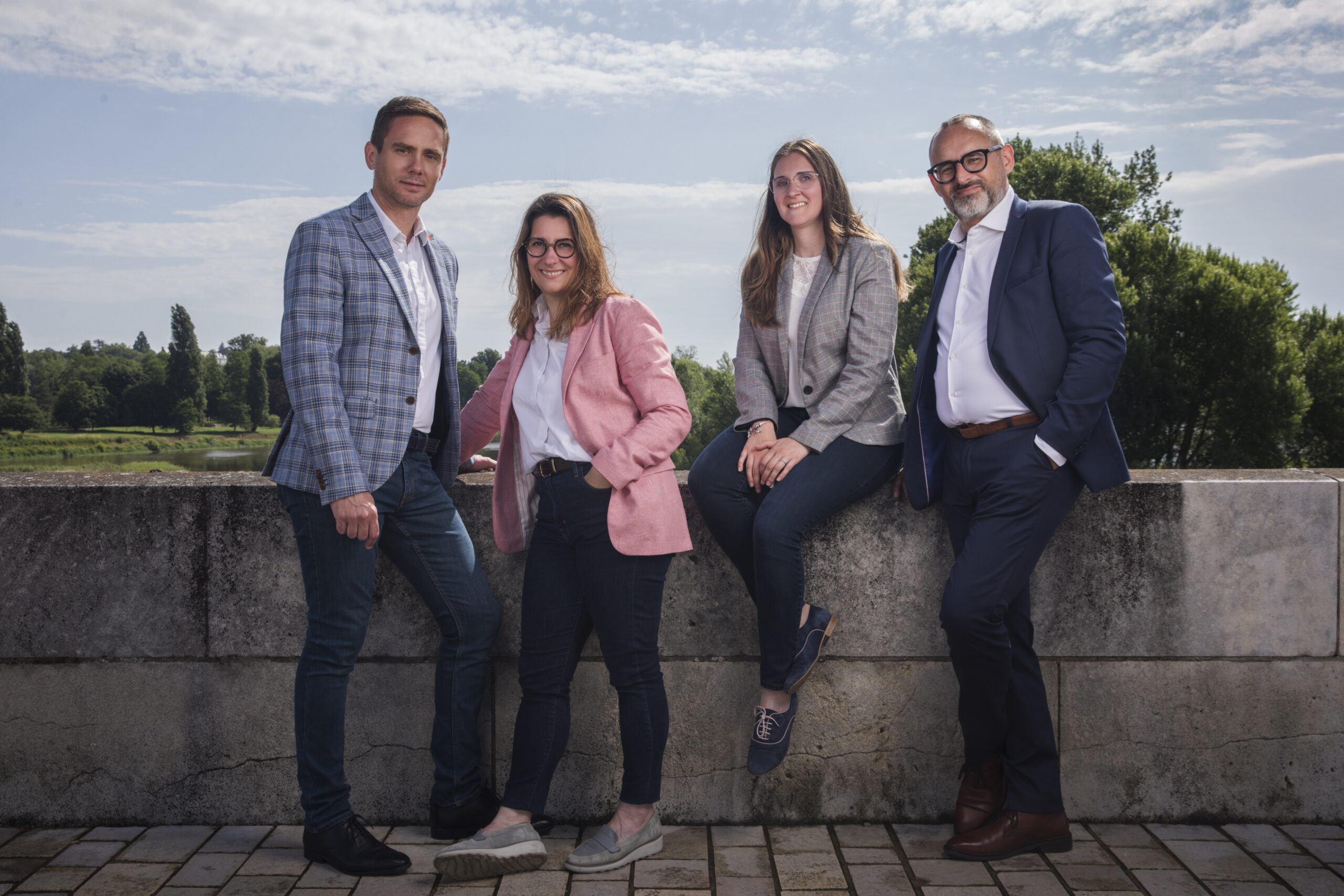 arthur loyd tours jeanne thelisson romain vaucelle anibal pires coralie bonifaci