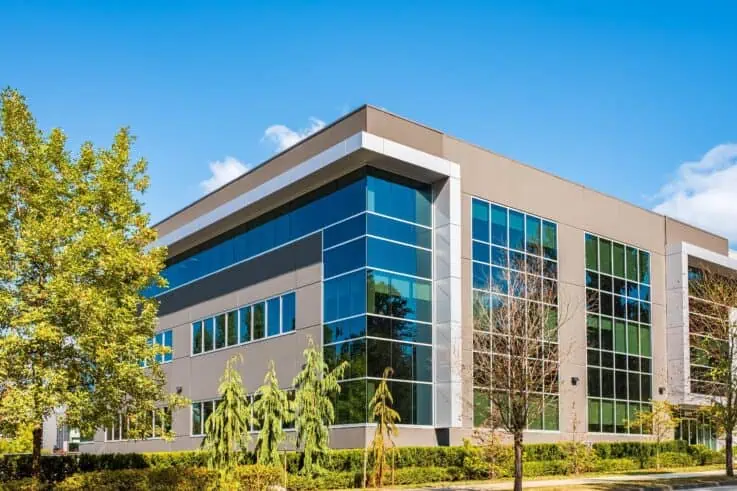 Label BBC et immobilier pro : enjeux, normes et avantages