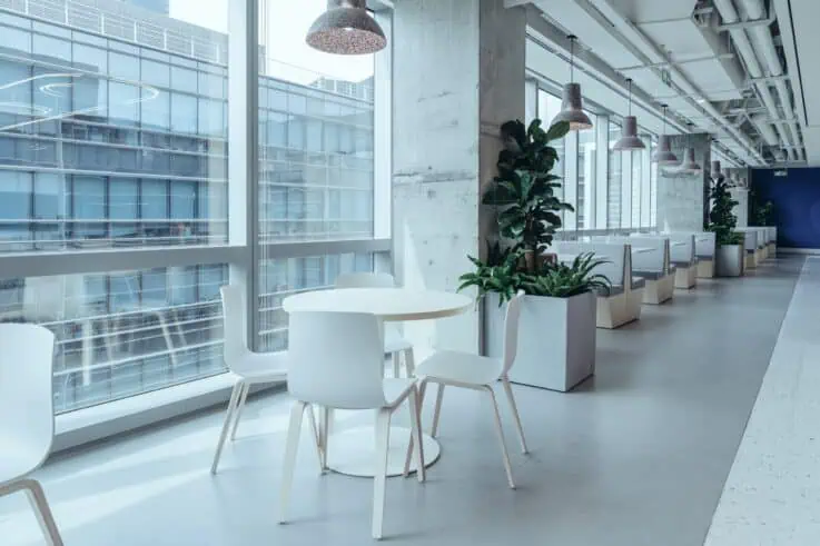 Normes PMR bureaux et accessibilité : que dit la réglementation ?