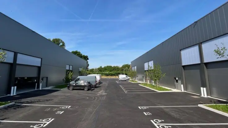 Vente d’un local d’activité de 400 m² par LGT Conseil via Geolocaux
