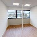 Location de bureau de 2 395 m² à Bruges - 33520 photo - 4