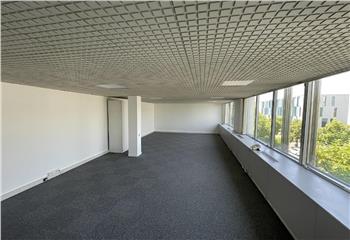 Location bureau Bordeaux (33300) - 136 m²