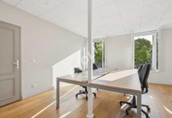 Location bureau Bordeaux (33000) - 65 m²
