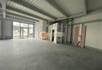 Location local commercial Carbon-Blanc (33560) - 80 m²