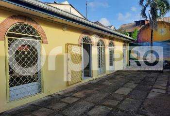 Location local commercial Cayenne (97300) - 60 m²