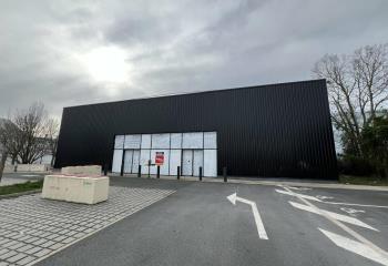 Location local commercial Chambray-lès-Tours (37170) - 1675 m²