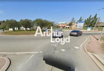 Location local commercial Fréjus (83600) - 1700 m²