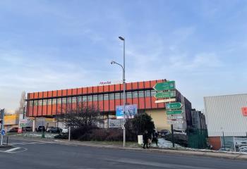 Location local commercial Laxou (54520) - 2400 m²