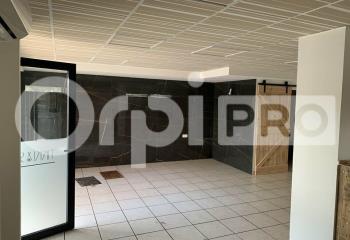 Location local commercial Lunel (34400) - 49 m²