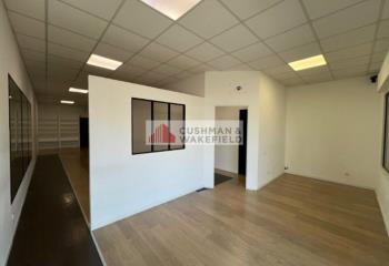 Location local commercial Nîmes (30000) - 115 m²