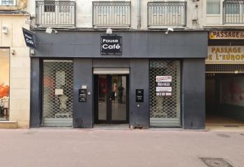 Location local commercial Saint-Étienne (42000) - 130 m²