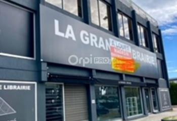 Location local commercial Saint-Laurent-du-Var (06700) - 1000 m²