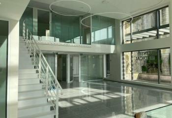 Location local commercial Tours (37000) - 806 m²