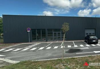Location local commercial Villenave-d'Ornon (33140) - 320 m²