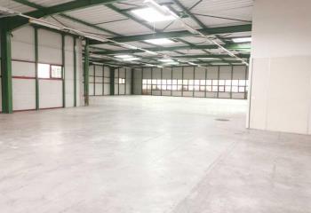 Location activité/entrepôt Saint-Thibault-des-Vignes (77400) - 841 m²