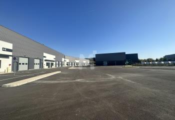 Location activité/entrepôt Savigny-le-Temple (77176) - 3402 m²