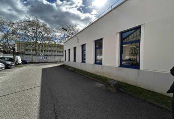 Location activité/entrepôt Villeurbanne (69100) - 268 m²