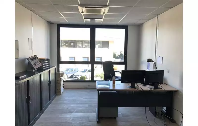 Location de bureau de 168 m² à Aix-en-Provence - 13100