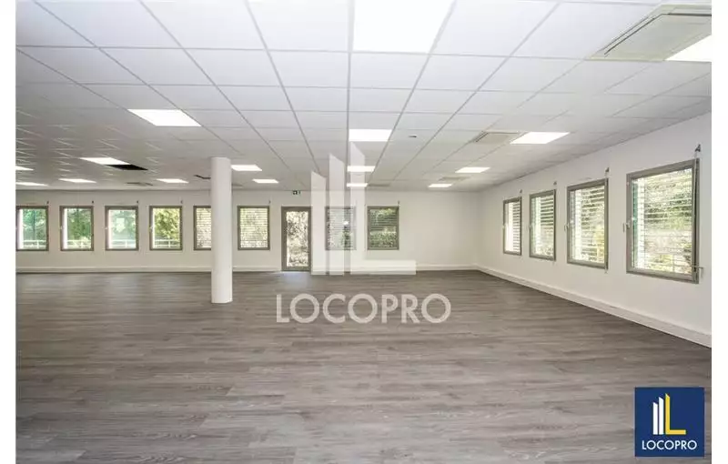 Location de bureau de 245 m² à Aix-en-Provence - 13100