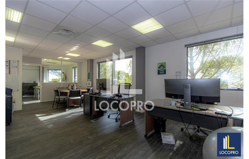 Location de bureau de 160 m² à Aix-en-Provence - 13100 photo - 1