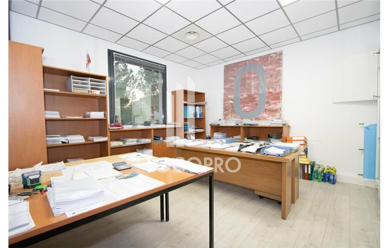 Location de bureau de 90 m² à Aix-en-Provence - 13100 photo - 1