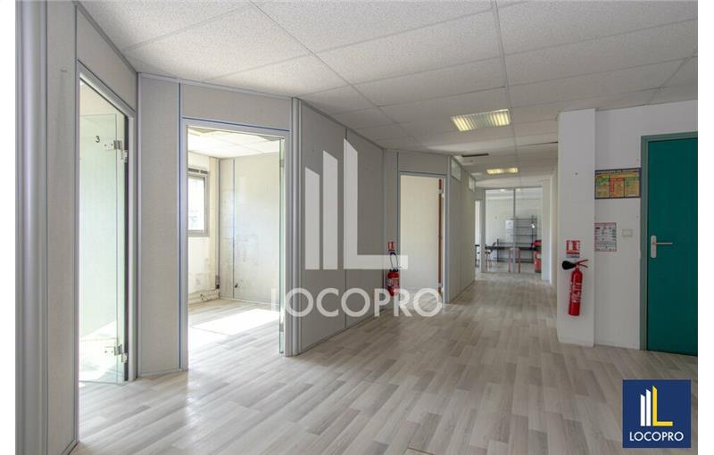 Location de bureau de 134 m² à Aix-en-Provence - 13100 photo - 1