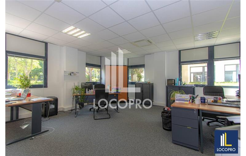 Location de bureau de 170 m² à Aix-en-Provence - 13100 photo - 1