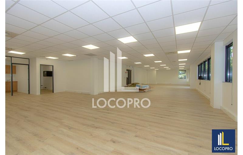 Location de bureau de 240 m² à Aix-en-Provence - 13100 photo - 1