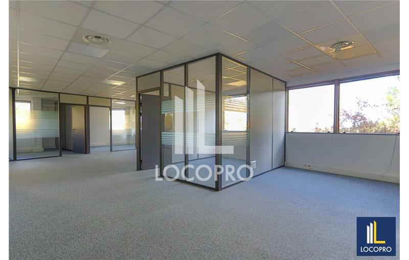 Location de bureau de 228 m² à Aix-en-Provence - 13100 photo - 1
