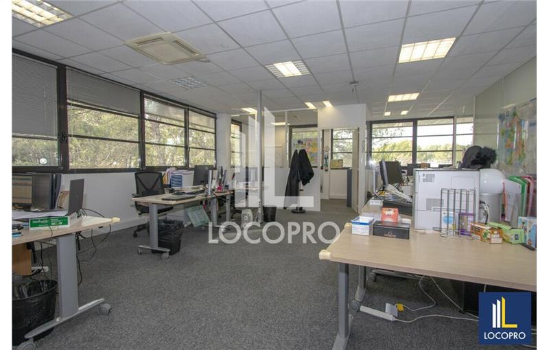 Location de bureau de 207 m² à Aix-en-Provence - 13100 photo - 1
