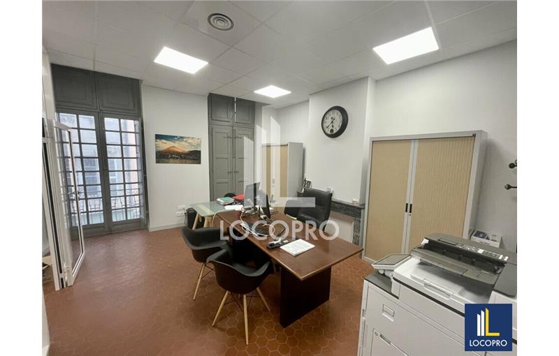 Location de bureau de 188 m² à Aix-en-Provence - 13100 photo - 1