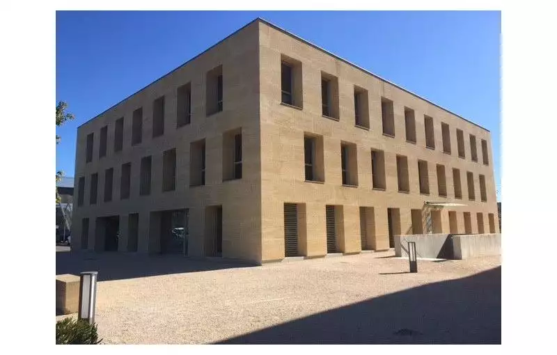 Location de bureau de 131 m² à Aix-en-Provence - 13100