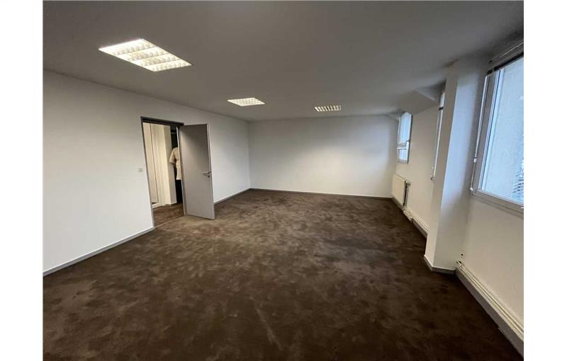 Location de bureau de 125 m² à Arras - 62000 photo - 1