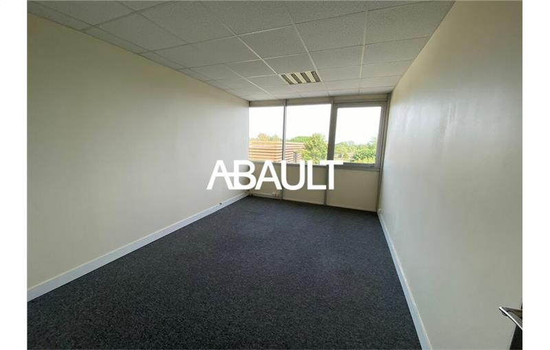 Location de bureau de 138 m² à Artigues-près-Bordeaux - 33370 photo - 1