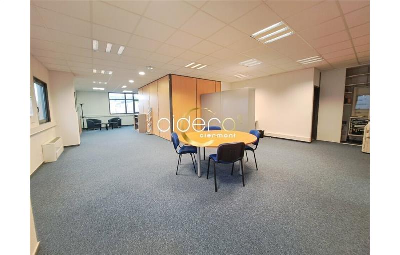 Location de bureau de 136 m² à Aubière - 63170 photo - 1