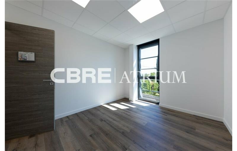 Location de bureau de 11 m² à Aubière - 63170 photo - 1