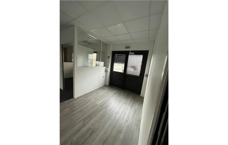 Location de bureau de 460 m² à Aubière - 63170 photo - 1