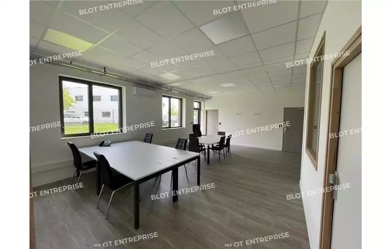 Location de bureau de 130 m² à Auray - 56400
