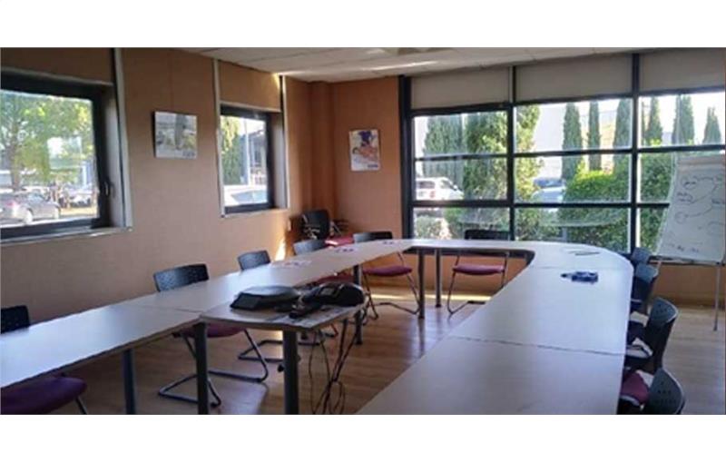 Location de bureau de 911 m² à Avignon - 84000 photo - 1