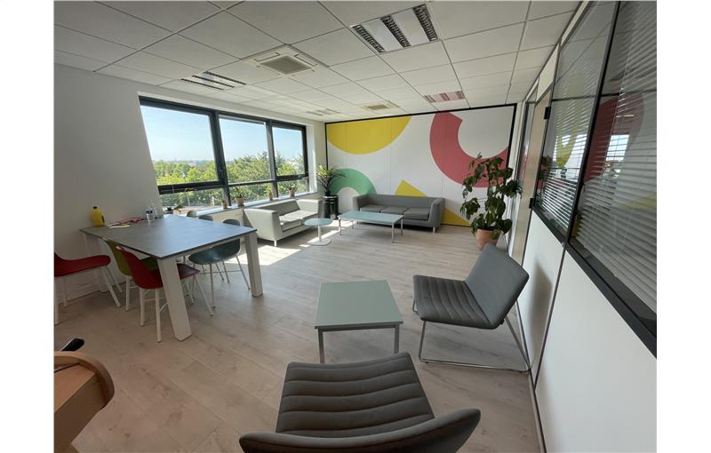 Location de bureau de 351 m² à Beauvais - 60000 photo - 1