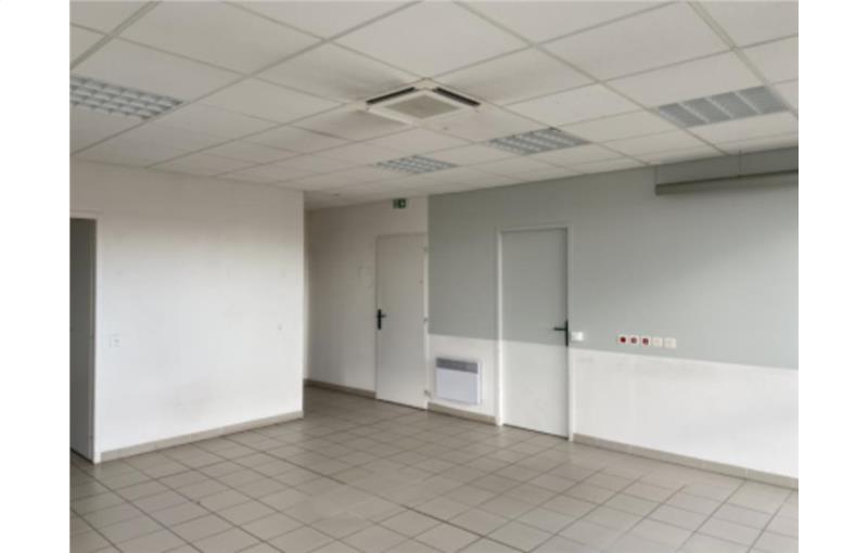 Location de bureau de 100 m² à Belfort - 90000 photo - 1