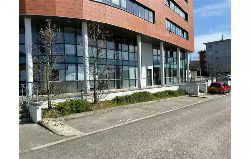 Location de bureau de 234 m² à Besançon - 25000