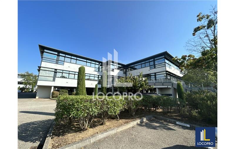 Location de bureau de 1 024 m² à Biot - 06410 photo - 1