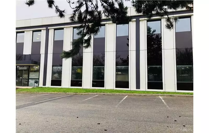 Location de bureau de 1992 m² à Boisemont - 95000