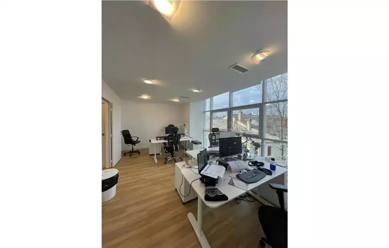 Location de bureau de 162 m² à Bordeaux - 33000