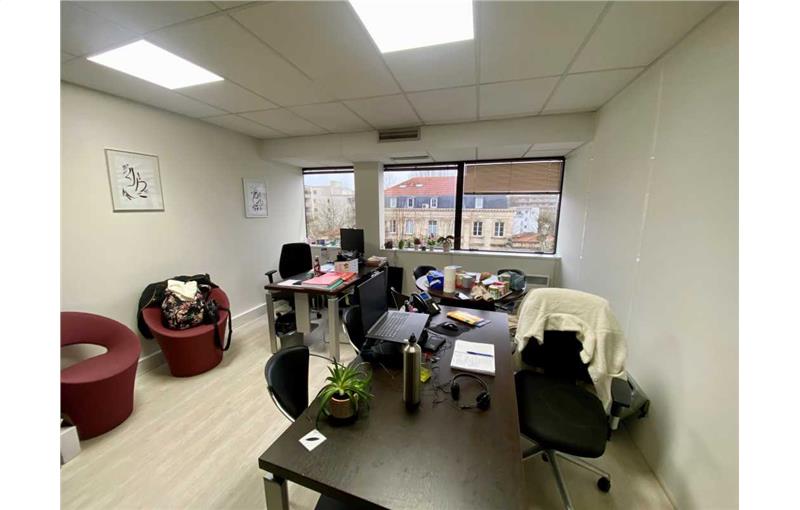 Location de bureau de 30 m² à Bordeaux - 33000 photo - 1