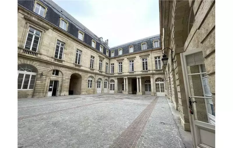 Location de bureau de 61 m² à Bordeaux - 33000